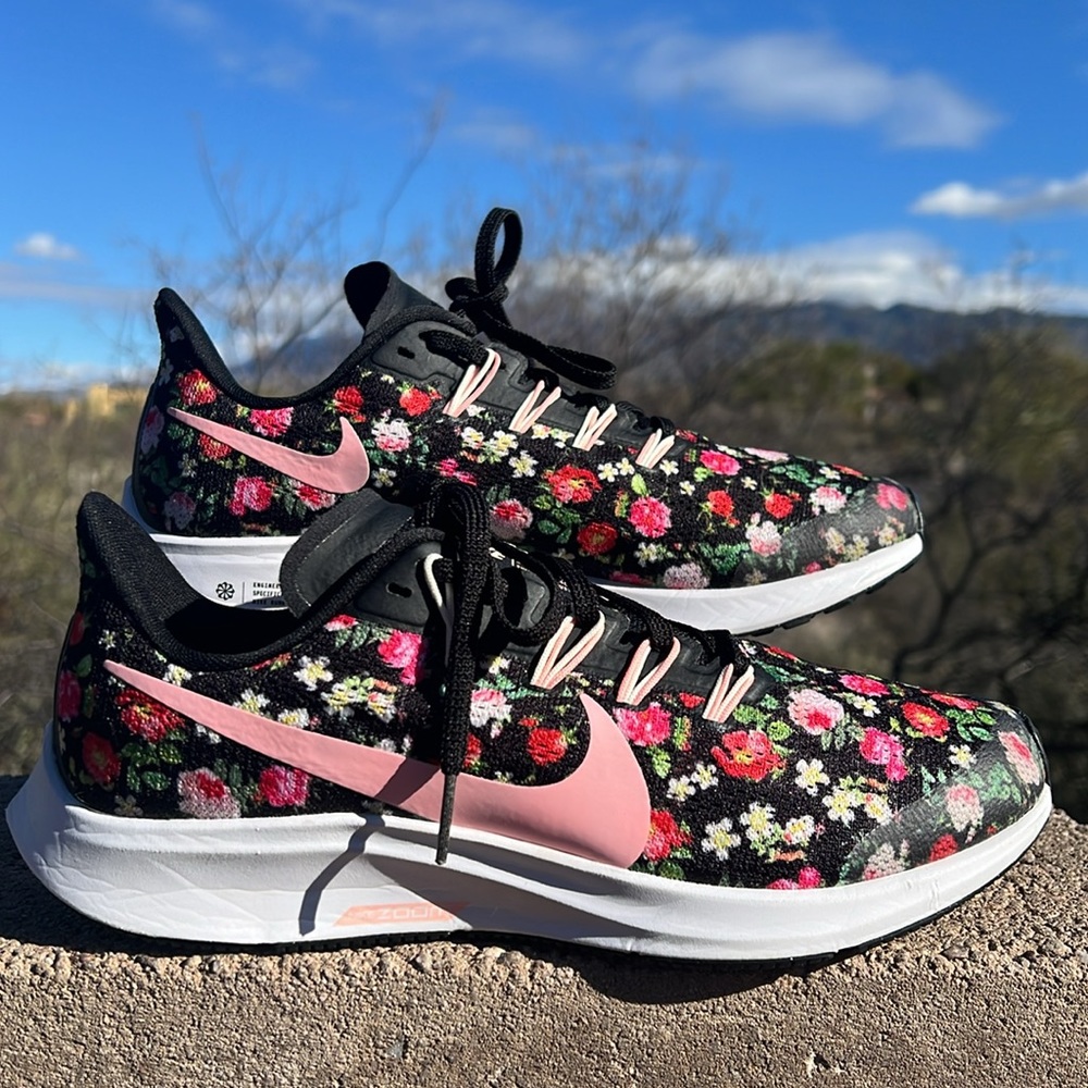 Nike Women's Floral Black Pink Running Sneakers - Picture 4 of 16